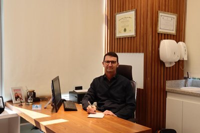 Dr. Renato Bender Castro